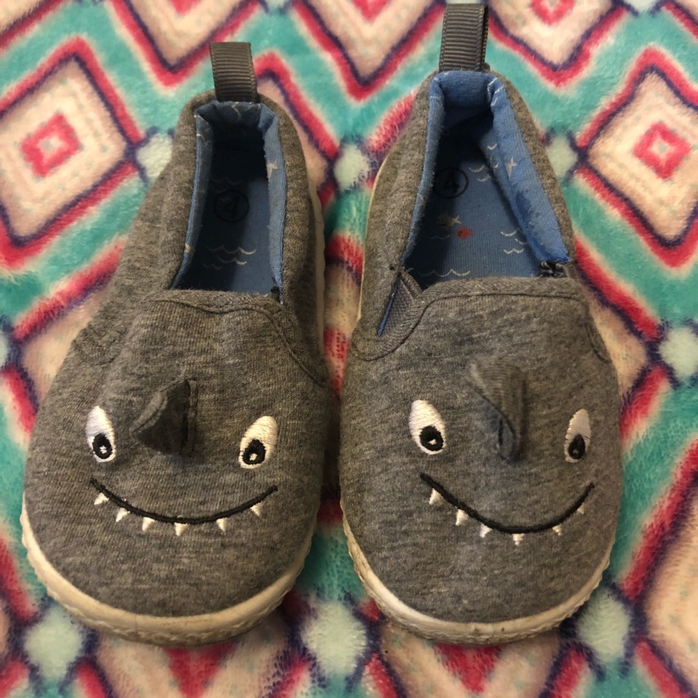 Boy shoes size 4